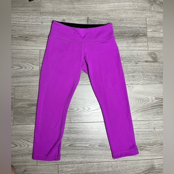 LULULEMON Wunder Under Crop Réversible - Tender Violet/ Black - Picture 7 of 8